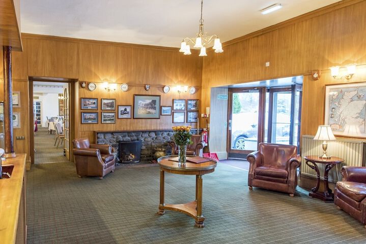 Entrance & Lobby