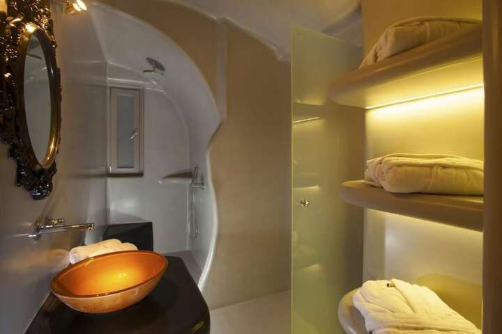 Room 63 of 230