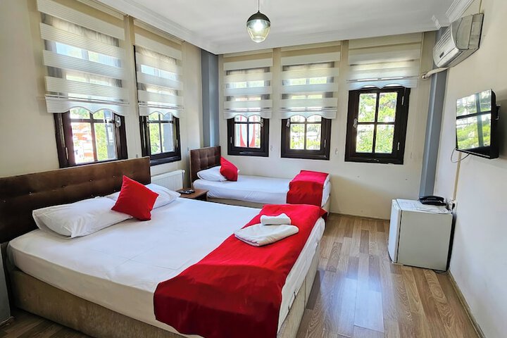 Room 8 of 36