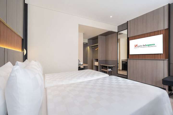 Room 13 of 43