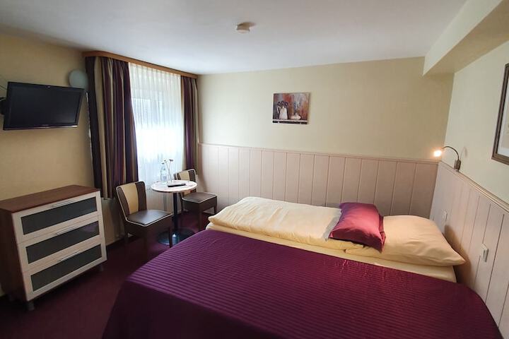 Room 26 of 46