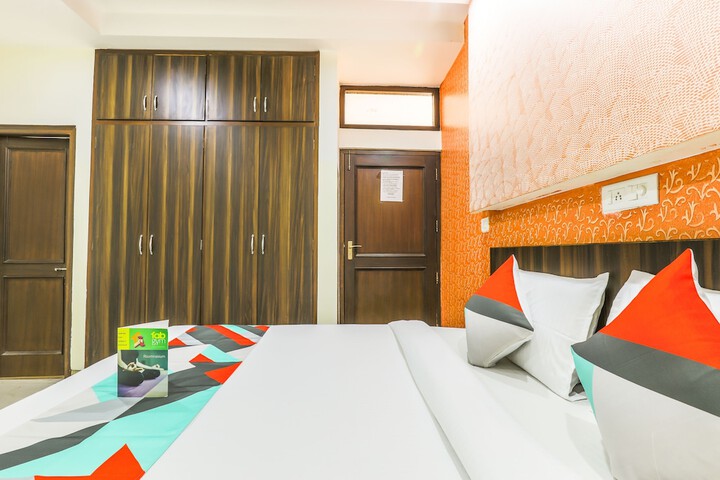 Room 7 of 14