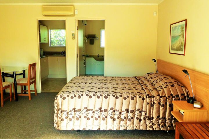 Room 9 of 38