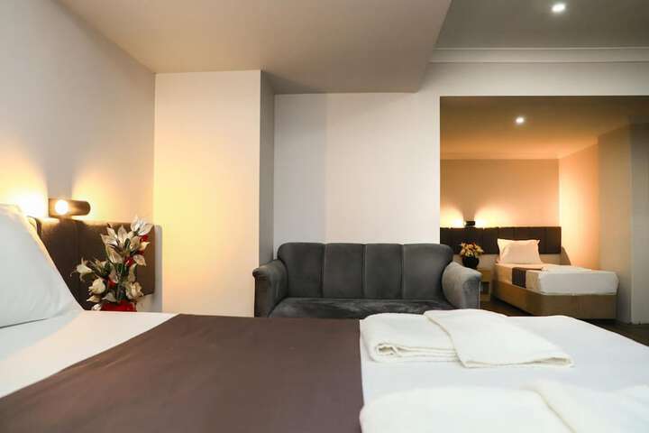 Room 27 of 54
