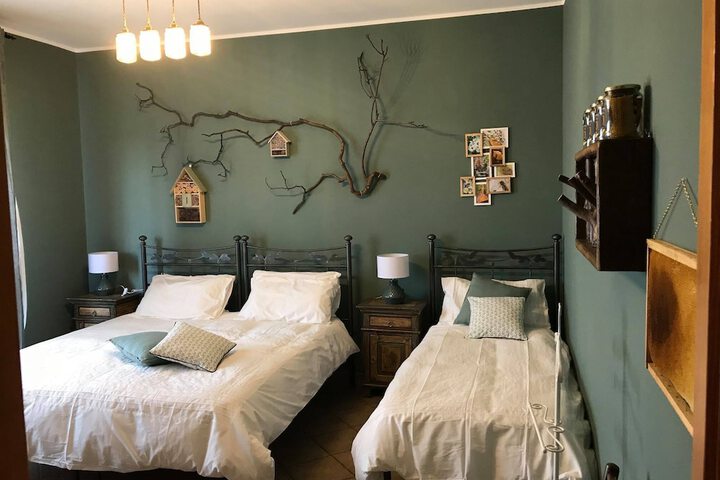 Room 2 of 57