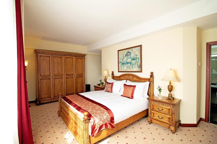 Room 36 of 325