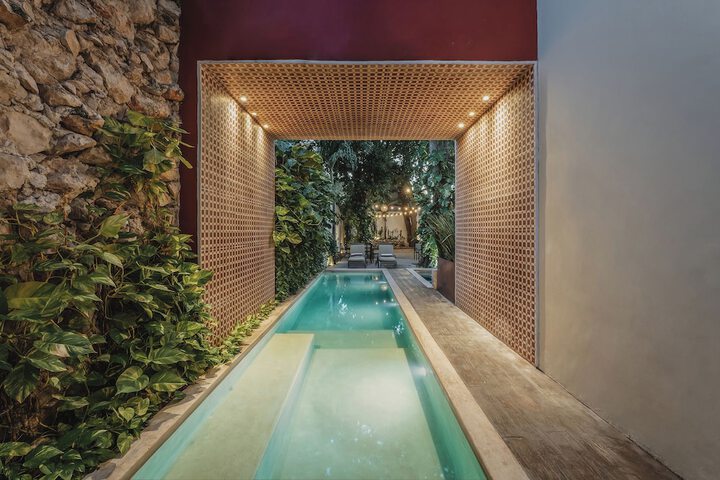 Hotel with Pool