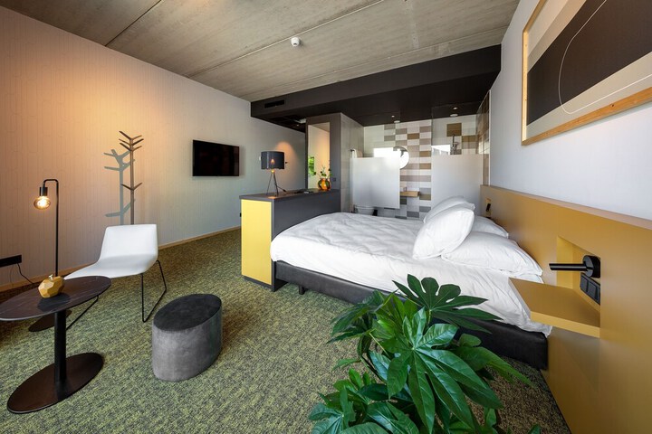 Room 7 of 22