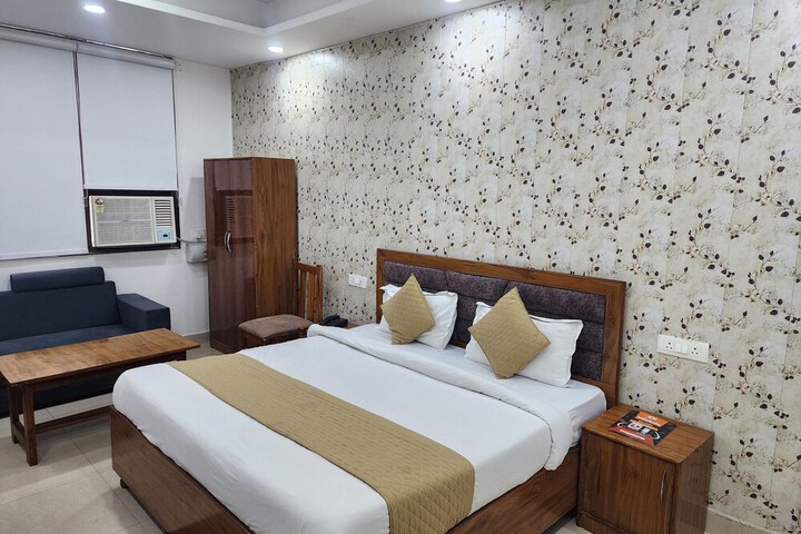 Room 15 of 72