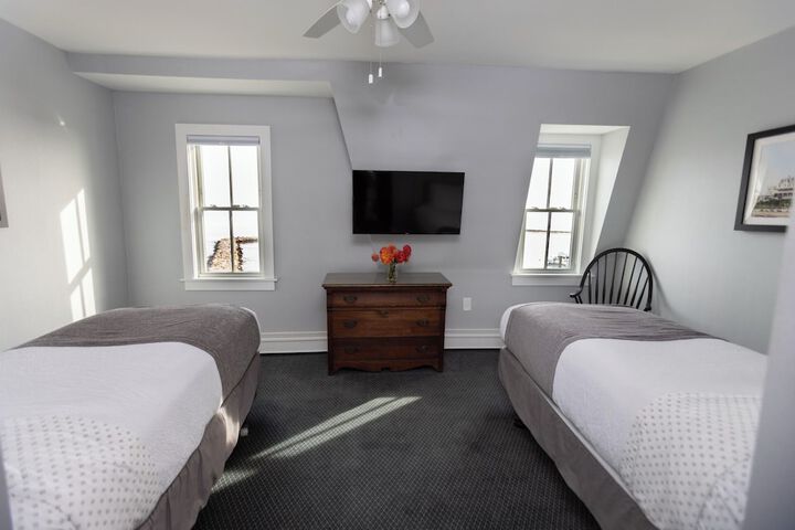 Room 8 of 41