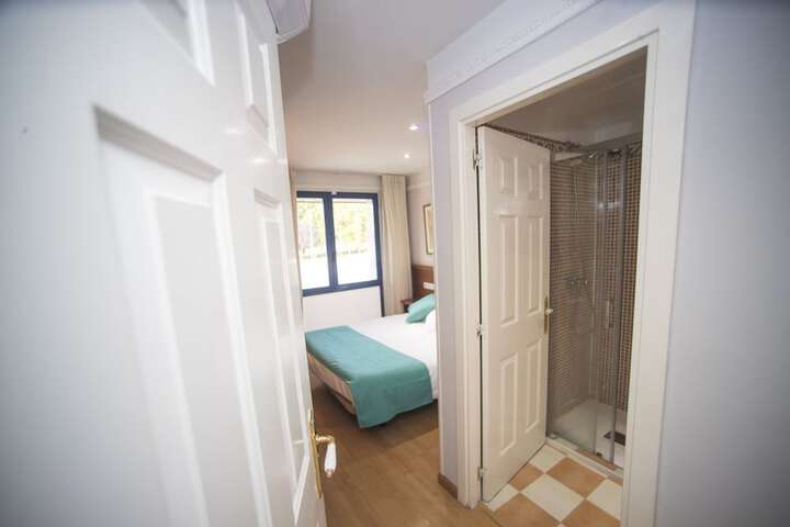 Room 7 of 34