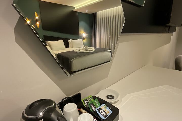 Room 7 of 84