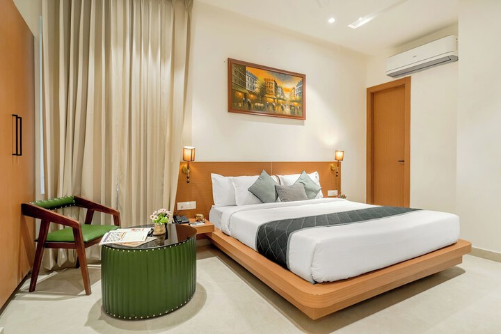 Room 6 of 17