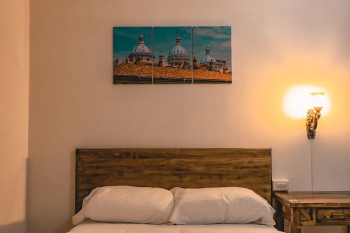Room 6 of 42