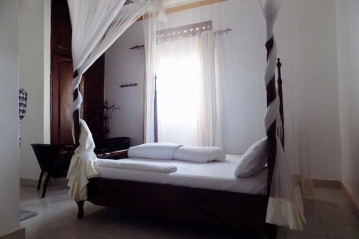 Room 8 of 23