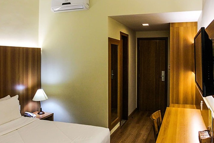 Room 12 of 52