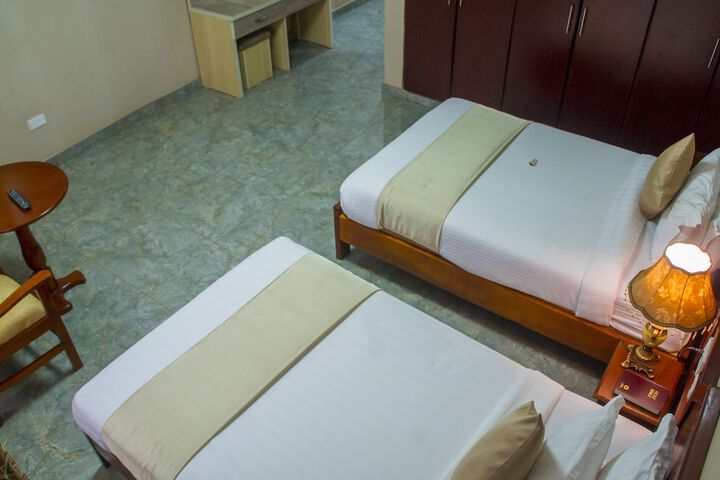 Room 13 of 45