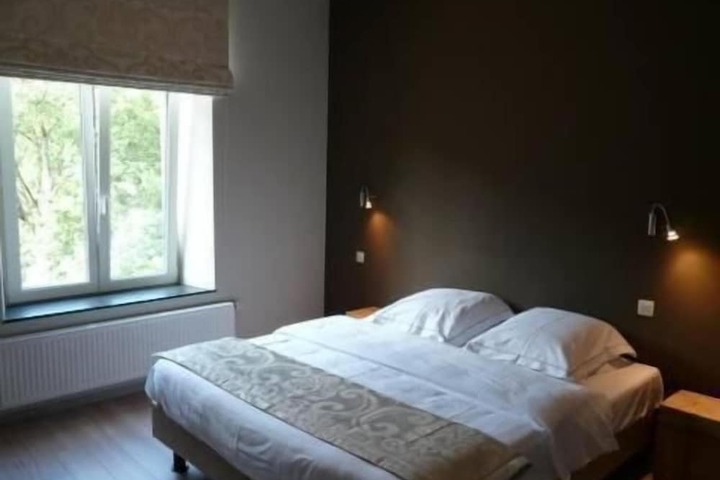 Room 6 of 29