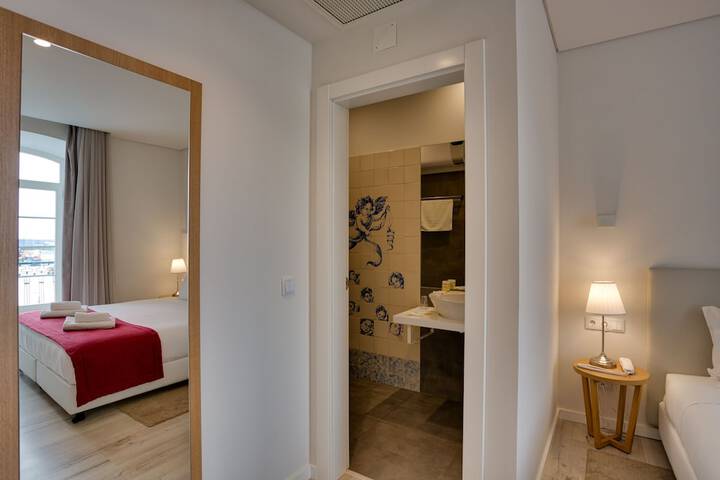 Room 21 of 37