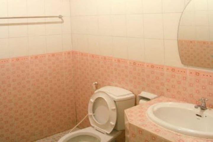 Room 12 of 23