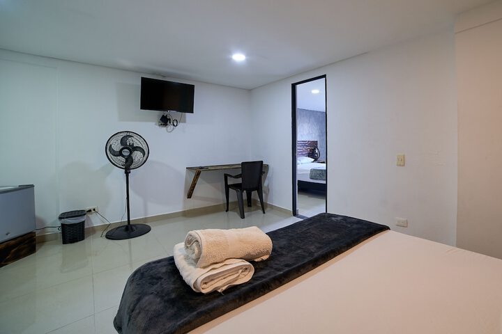 Room 6 of 40