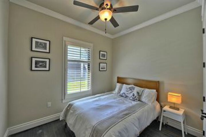 Room 7 of 14