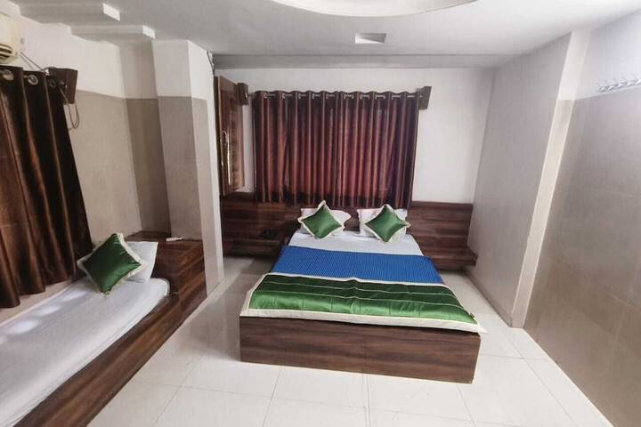 Room 12 of 17