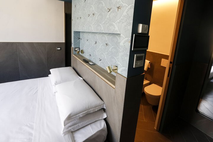 Room 46 of 87