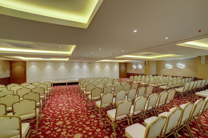 Ballroom/Hall 58 of 63