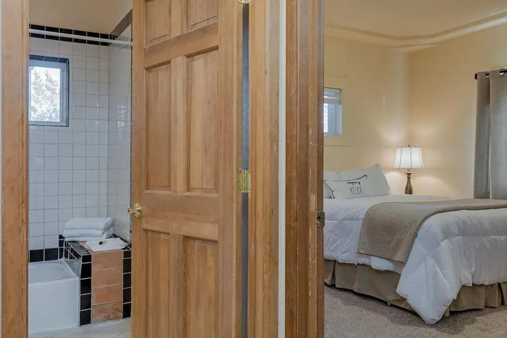 Room 3 of 24