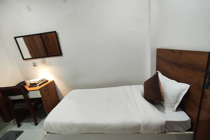 Room 34 of 75