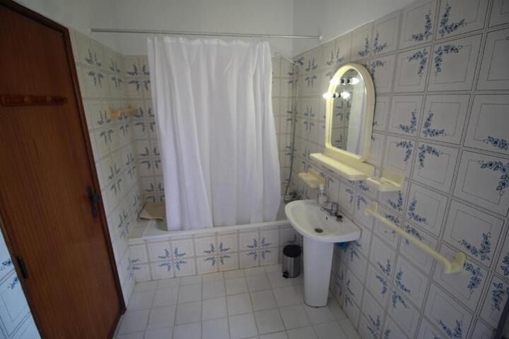 Room 6 of 14