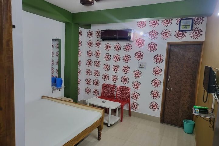 Room 12 of 17