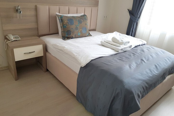 Room 8 of 13