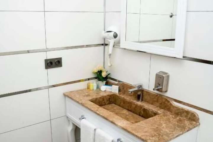 Room 42 of 91