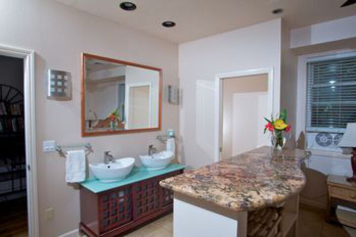 Room 4 of 20