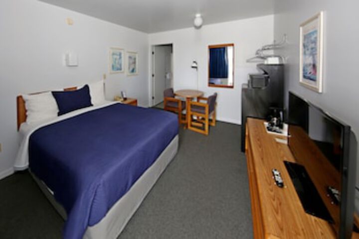 Room 7 of 66