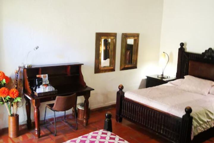 Room 27 of 64