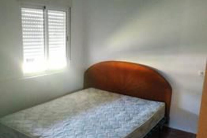 Room 9 of 27