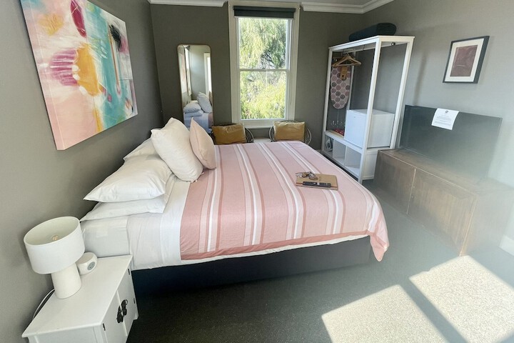 Room 41 of 151