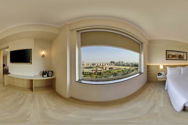 Room 10 of 52