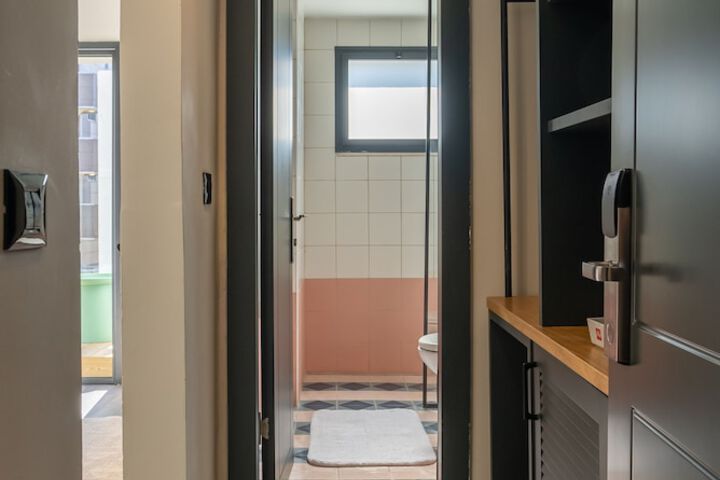 Room 6 of 58