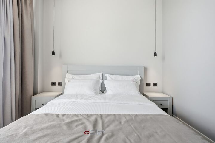 Room 28 of 74
