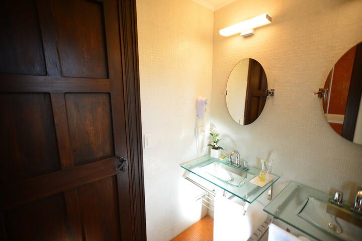 Room 19 of 45