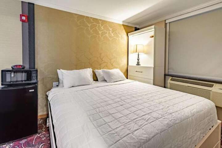 Room 8 of 24