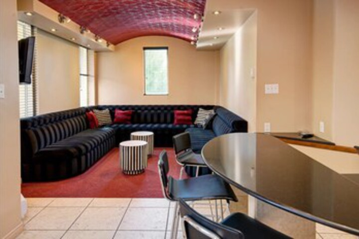Room 15 of 35