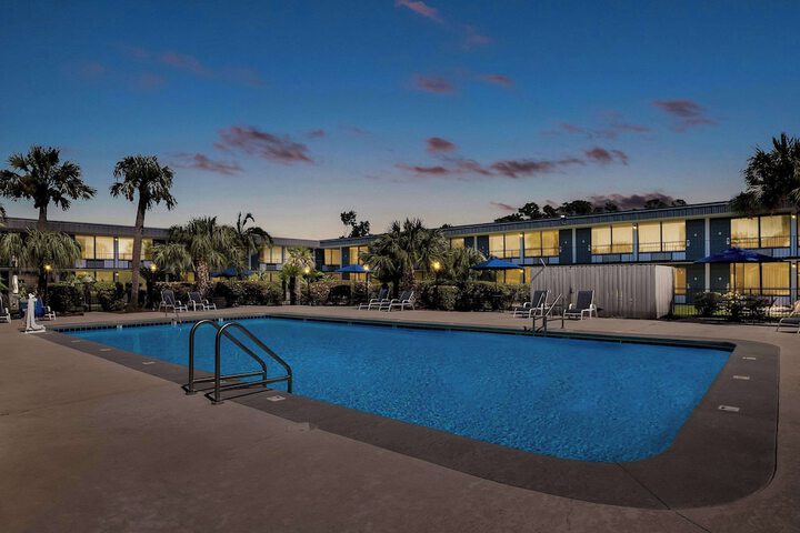 Hotel Pool