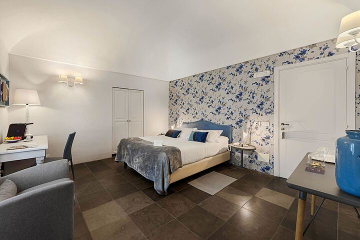 Room 52 of 101