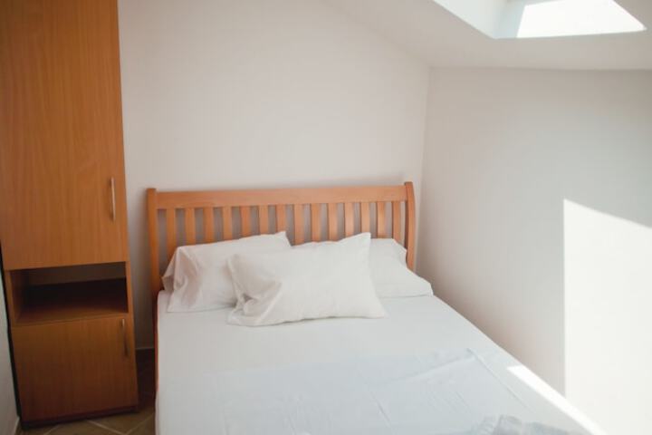 Room 6 of 49