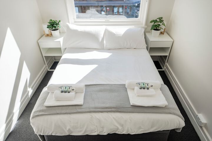 Room 5 of 22